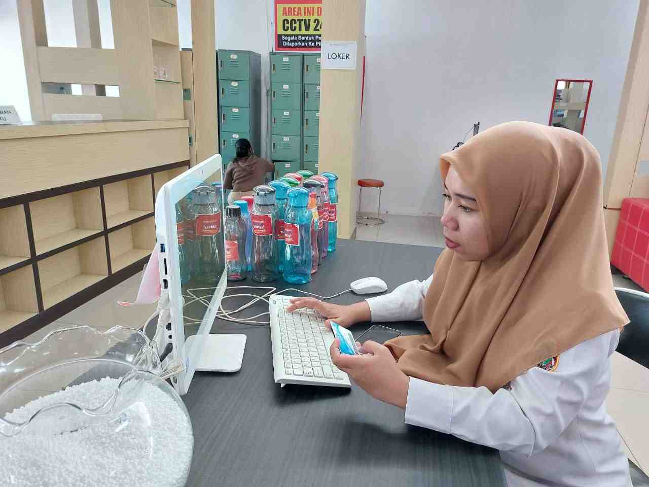 MENGINPUT DATA ANGGOTA PERPUSTAKAAN