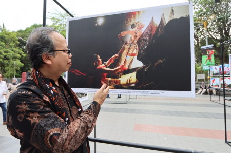 PAMERAN FOTO KANTOR BERITA  ANTARA DI SURABAYA