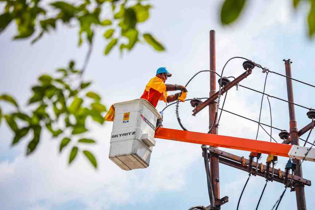 PT PLN LAKUKAN PEMELIHARAAN TANPA PADAM