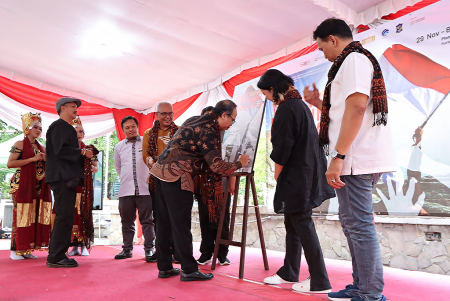 PAMERAN FOTO LKBN ANTARA DI SURABAYA