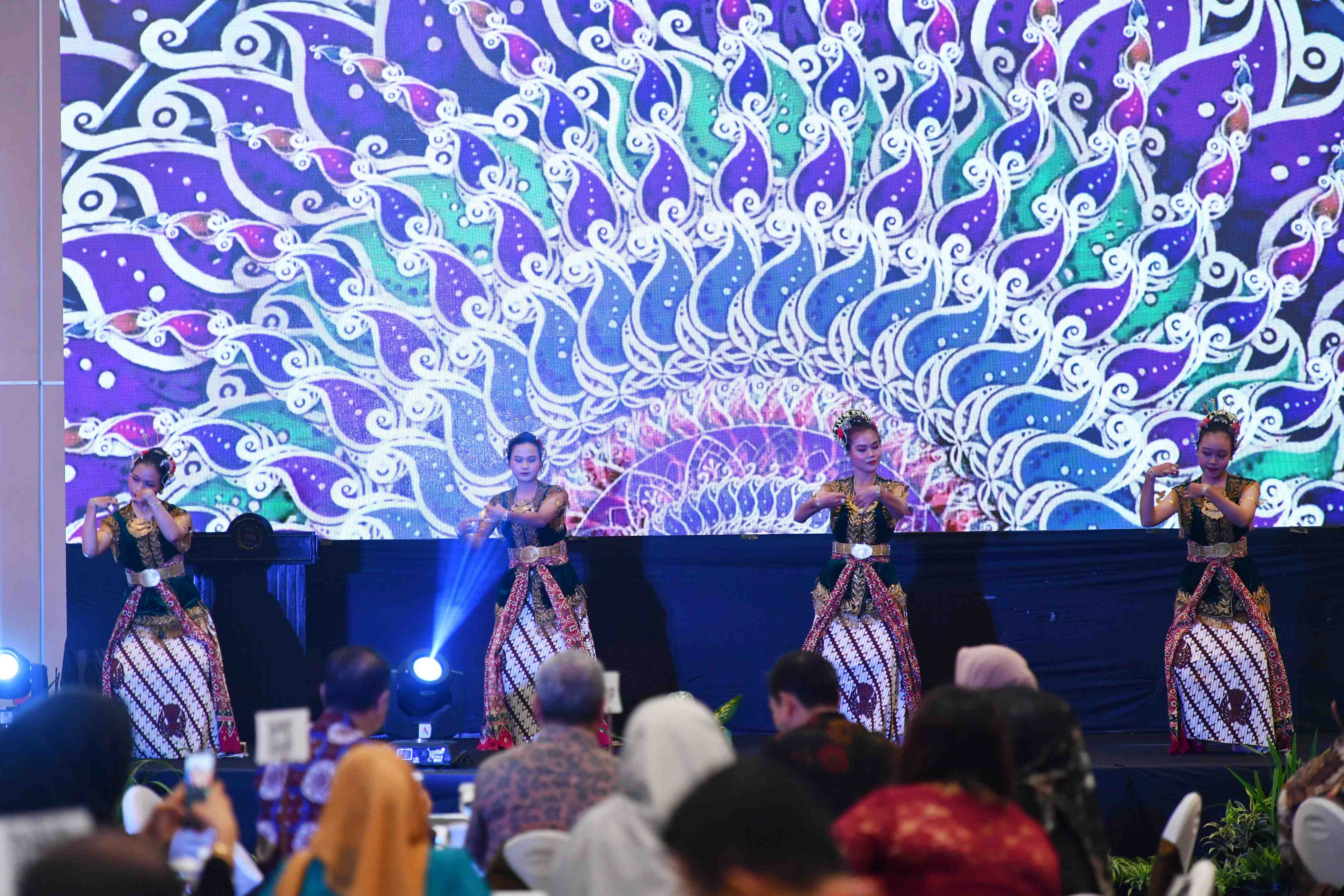 TARIAN SESANTI MANGAYU-HAYU