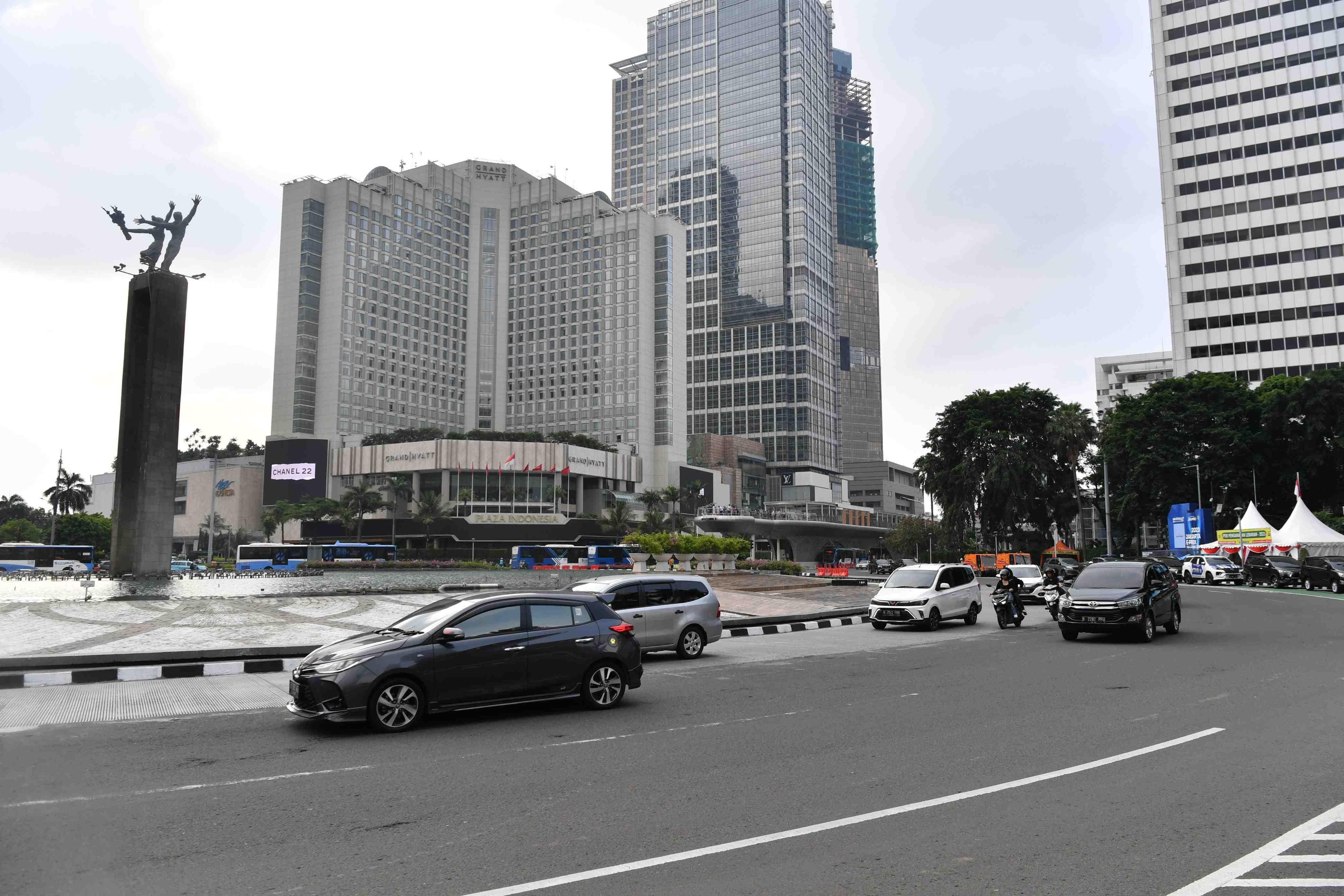ARUS LALU LINTAS JAKARTA MASIH LENGANG