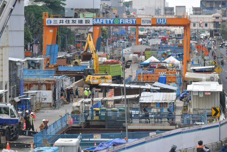 PERTUMBUHAN EKONOMI INDONESIA 2025