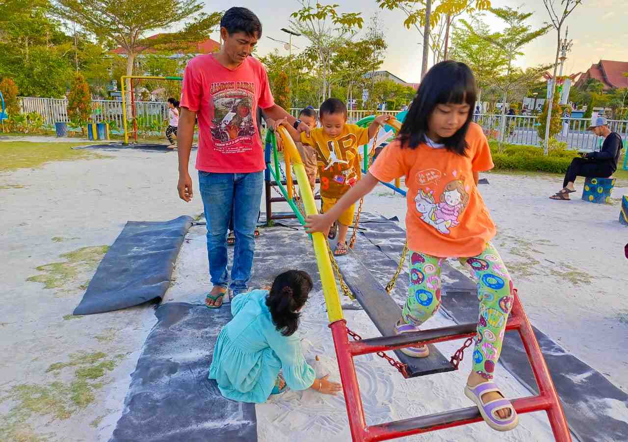 RUANG BERMAIN RAMAH ANAK