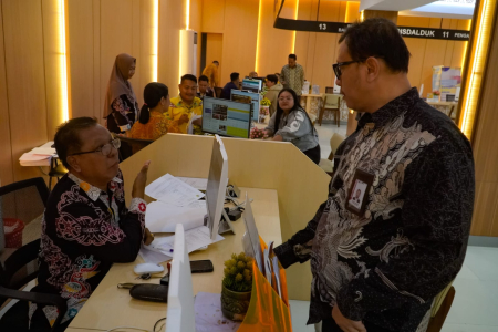 SAPA PETUGAS LOKET PELAYANAN