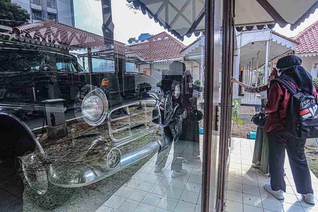 PAMERAN JEJAK MEMORI MOBIL DAN HIDUP KITA