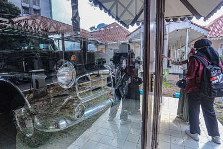 PAMERAN JEJAK MEMORI MOBIL DAN HIDUP KITA