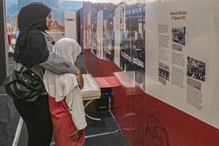 PAMERAN JEJAK MEMORI MOBIL DAN HIDUP KITA