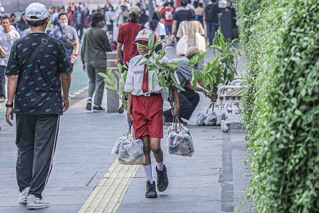 GOTONG ROYONG BOYONG POHON