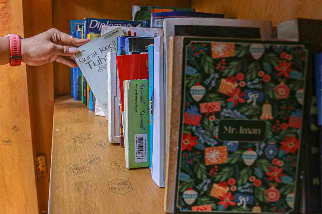 AMBIL BUKU