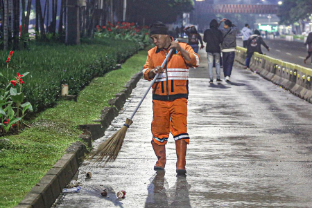 BERSIHKAN JALAN