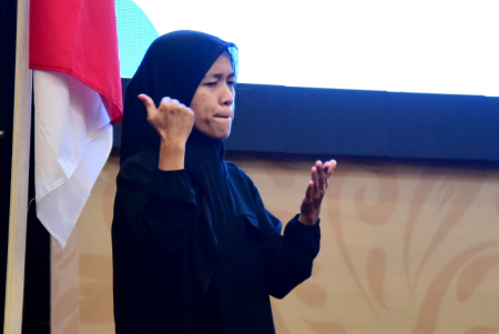 JURU BAHASA ISYARAT