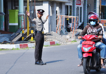 ATUR LALU LINTAS 