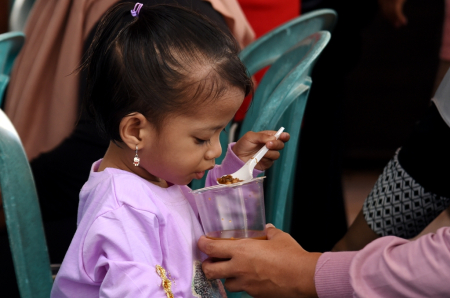 MAKAN BUBUR KACANG HIJAU