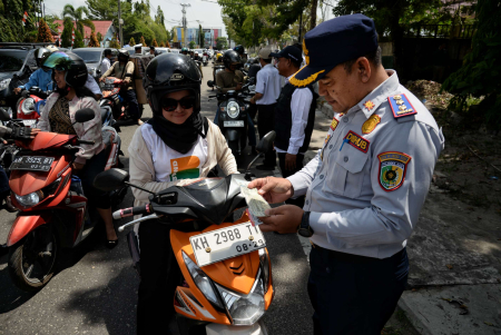 PERIKSA SURAT KENDARAAN BERMOTOR 
