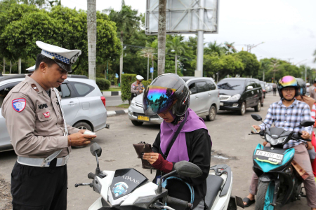 OPERASI KEPATUHAN WAJIB PAJAK KENDARAAN 