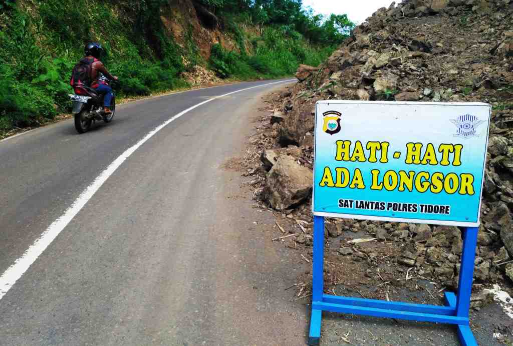 PERINGATAN  PENGGUNA JALAN