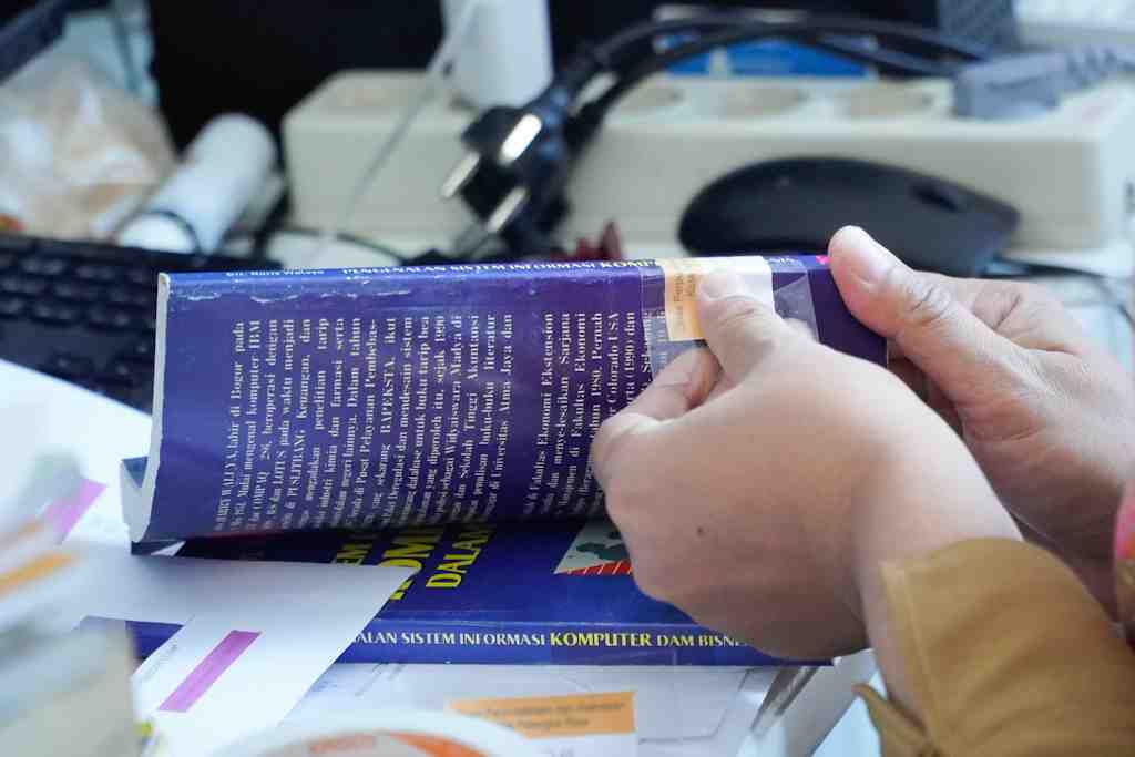 TEMPEL KODE NOMOR URUT BUKU