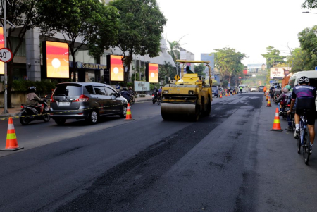 PEMBANGUNAN JALAN DI SURABAYA