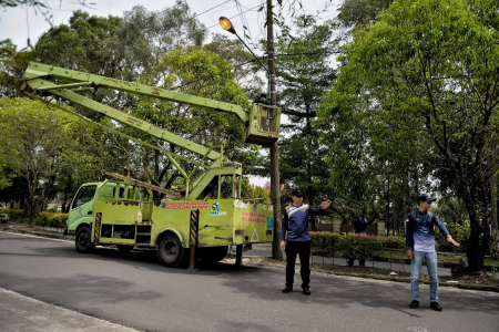 PERBAIKAN LAMPU PJU