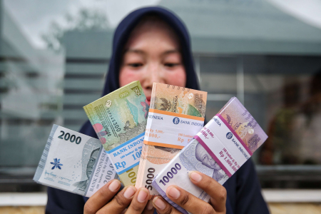 PERLIHATKAN UANG PECAHAN BARU  