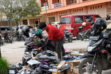 PAKET PENGIRIMAN BARANG MENINGKAT