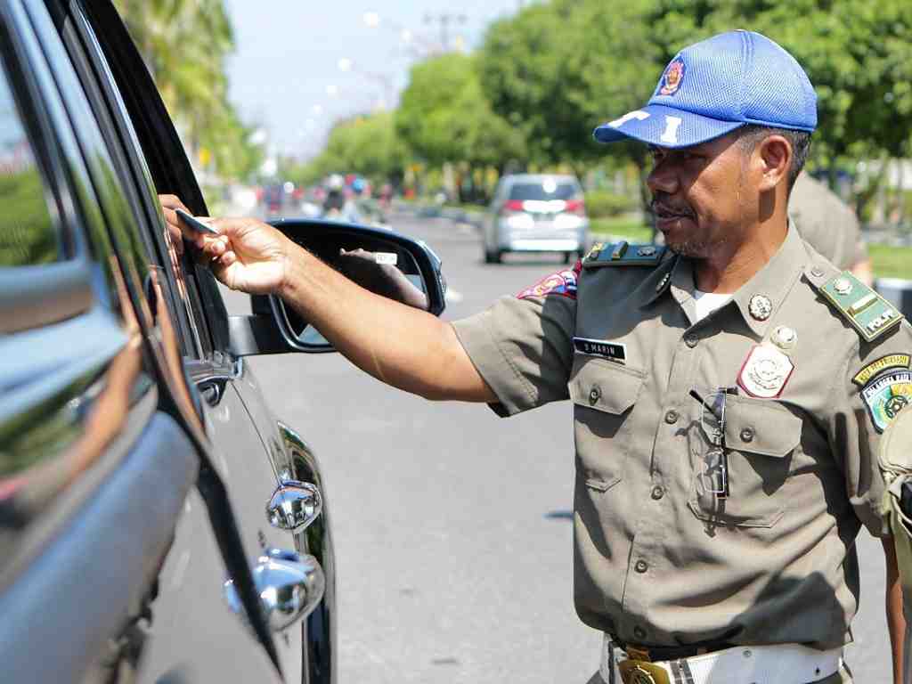 SERAHKAN KTP