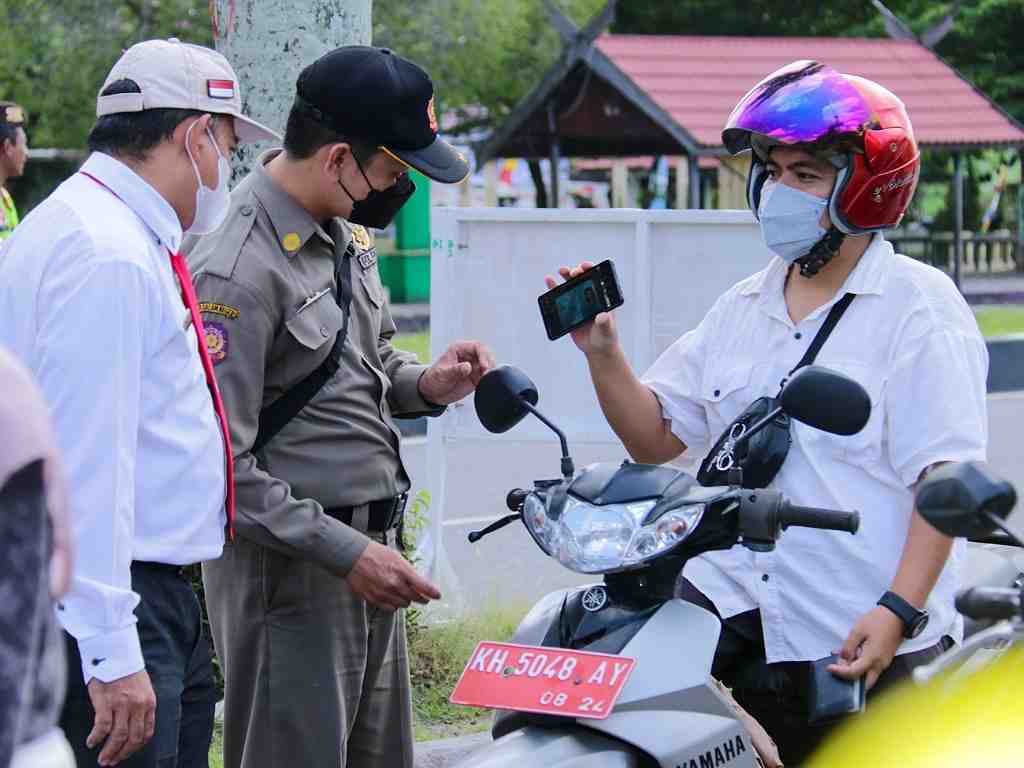 PERLIHATKAN IDENTITAS KEPENDUDUKAN DIGITAL 