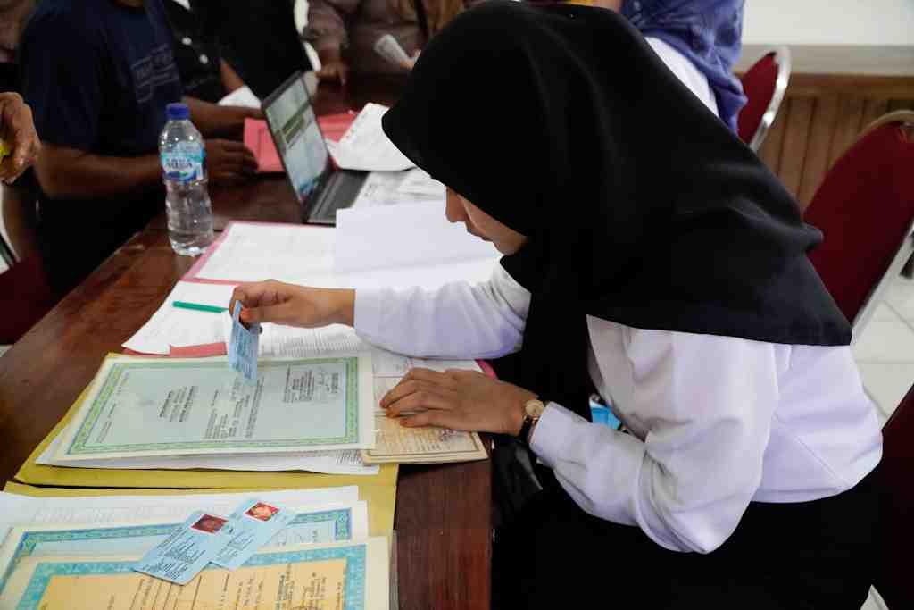 VERIFIKASI BERKAS KEPENDUDUKAN 
