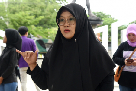SISTEM BAHASA ISYARAT INDONESIA