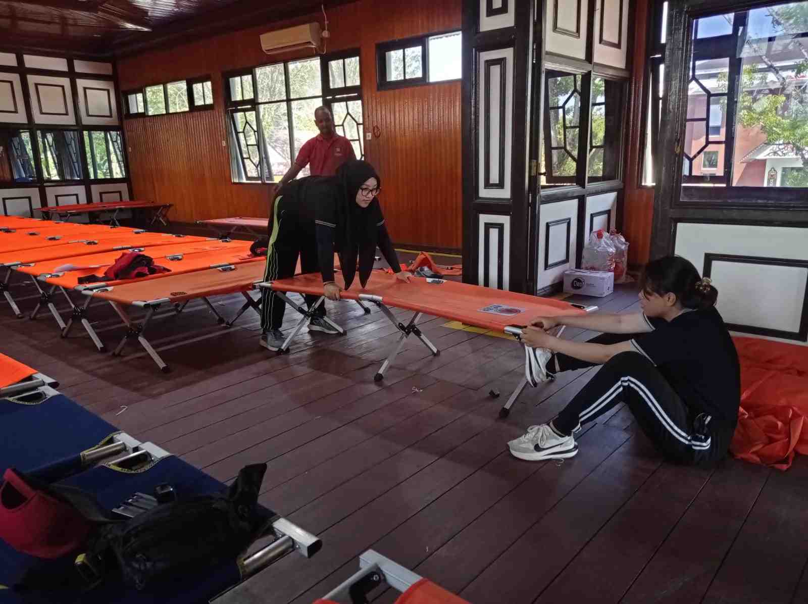 MERAKIT TANDU LIPAT