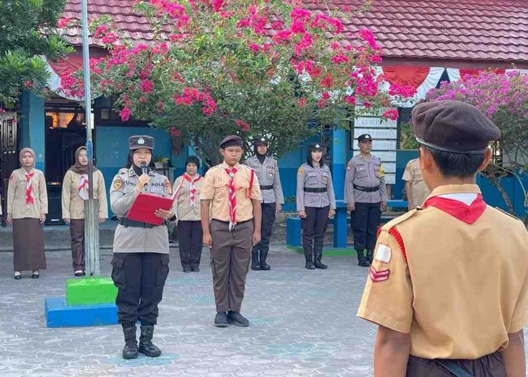 SOSIALISASI TERTIB LALU LINTAS  DI SEKOLAH