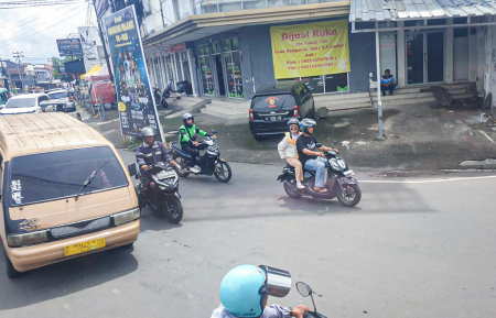 JALAN ASPAL PLASTIK