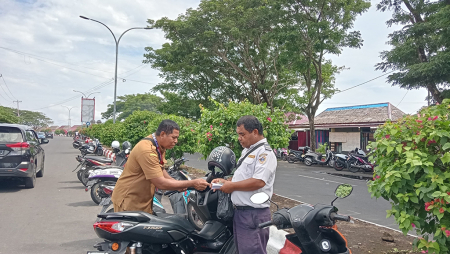 RETRIBUSI PARKIR