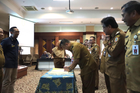 PENANDATANGANAN SURAT PERNYATAAN TA 2025