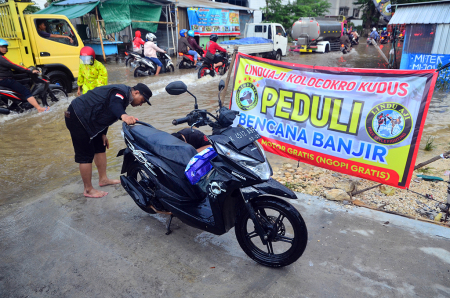 BENGKEL GRATIS SAAT BANJIR