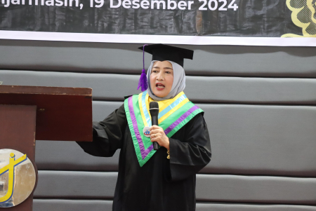 WISUDA AKBAR SEKOLAH LANSIA