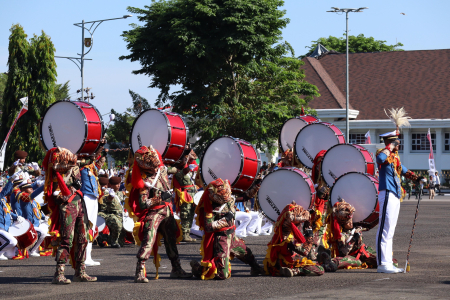PENAMPILAN DRUMBAND AKMIL