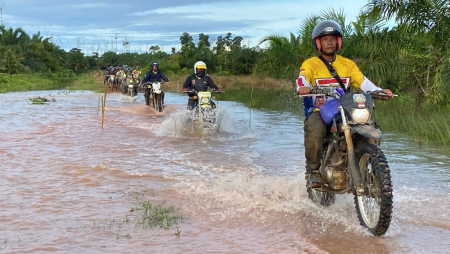 LEWATI GENANGAN AIR
