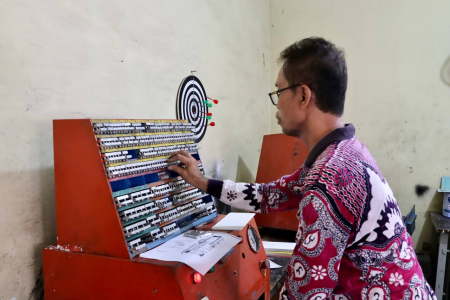 PENCETAKAN PLAT NOMOR