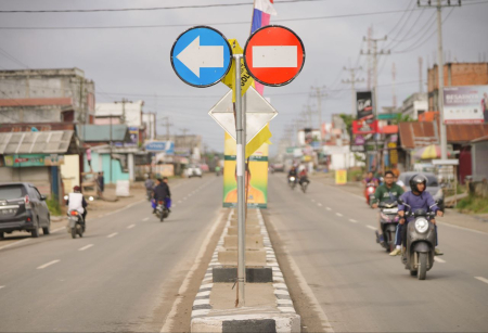 JALAN DUA JALUR DI INDRAGIRI HULU