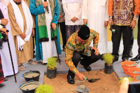 PELETAKAN BATU PERTANA