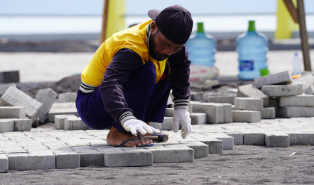 PASANG PAVING BLOCK