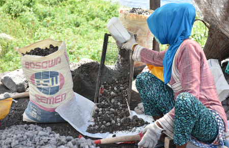 PISAHKAN BATU KERIKIL