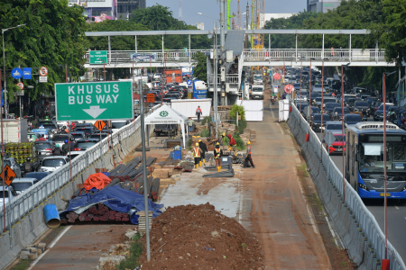 PEMBANGUNAN LRT FASE 1B VELODROME-MANGGARAI
