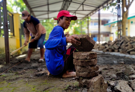 MENATA PAVING di BLK BLORA  