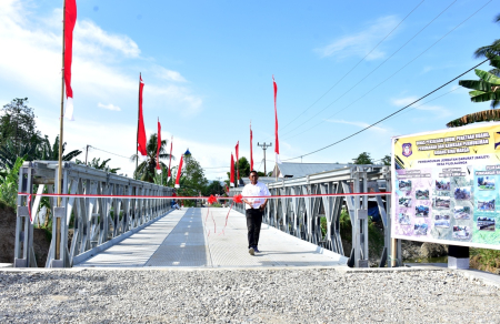 MELINTASI JEMBATAN BAILEY