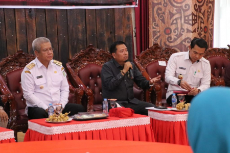 SINERGI PUSAT DAN DAERAH DALAM PEMBANGUNAN KALBAR