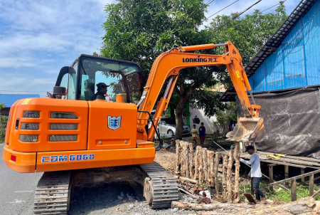 PENANCAPAN KAYU GELAM