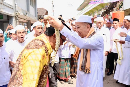  UNTAIAN BUNGA UNTUK GUBERNUR KALSEL
